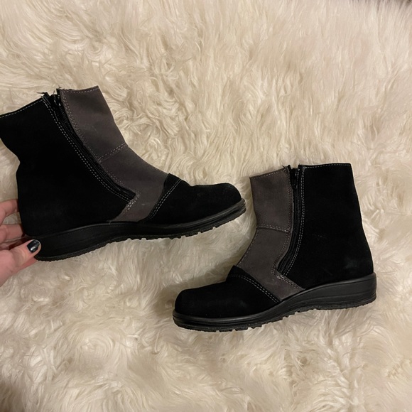 NWOT Suede Boots - Picture 3 of 8